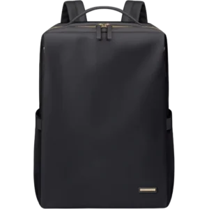 黒いビジネスリュックの正面図で、シンプルなデザインと多収納ポケットが特徴の軽量で小さめなリュック